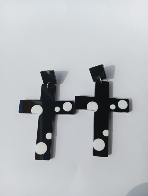 Cruz negro y blanco 3 CRUZ LUNAR